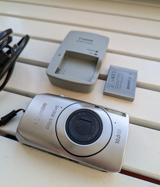 Canon PowerShot Digital IXUS 300 HS / SD4000 IS 10.0 MP Digital Camera - Silver