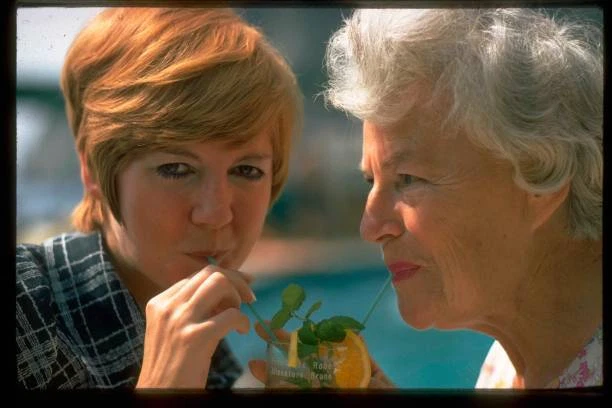 Singer Cilla Black And Actress Gracie Fields 1968 OLD TV PHOTO