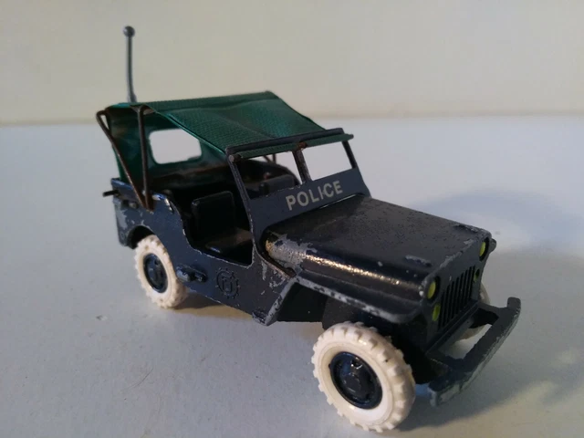 VOITURE EN TOLE fabrication GEM de 1955 Longueur 11 cm no dinky cij jrd solido EUR 35,00 - FR