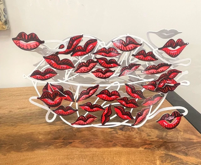 Pop art Metal "100 besos" escultura de DAVID GERSTEIN