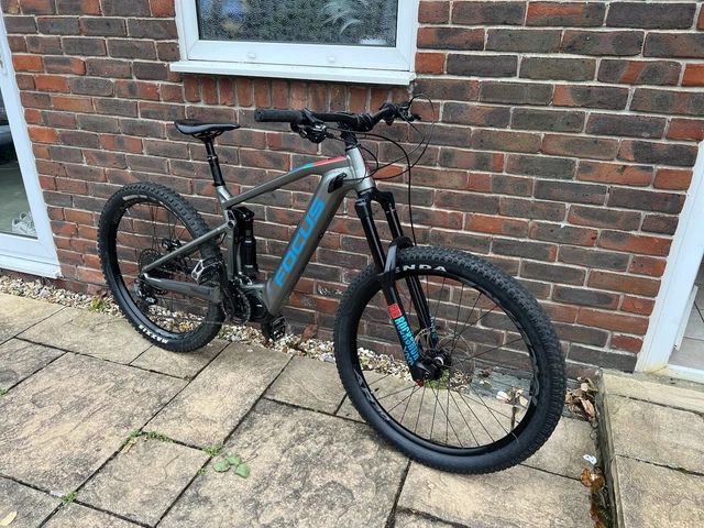 FOCUS SAM2 Large enduro electric mountain bike full suspension