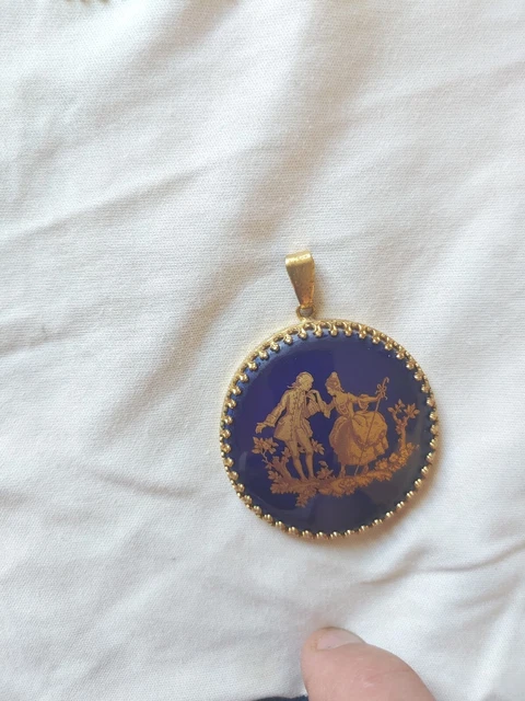 Pendentif en bronze avec miniature émaillée. - Bijoux Anciens Schaffner