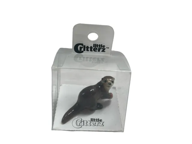Little Critterz Otter - Asian Otter "Nimble" - Miniature Porcelain Figurine
