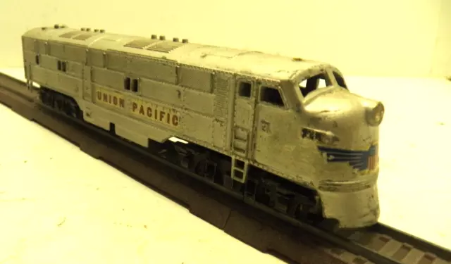 Hobby Town Ho Scale Emd E7A Union Pacific  Diesel Locomotive Die Cast Body Runs