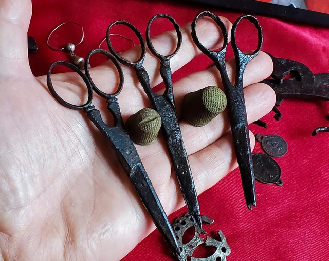 1700s fur trade ~ 3 Pair Of Scissors 2 Thimbles