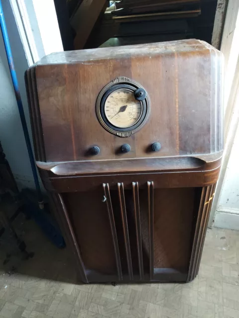 Antique Tube Radio