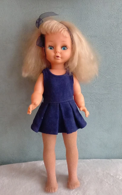 Ancienne poupee Bella Lucie vetement chaussures annee 1972 jambes mousse comme Cathie ancien jouet - Collection