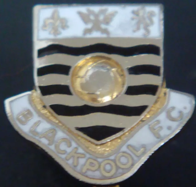 BLACKPOOL FC Vintage club crest badge Maker COFFER LONDON Brooch pin 21mm x 23mm