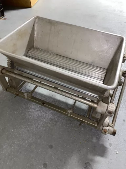 Rhodes Kook-E-King w/ 3 dies.