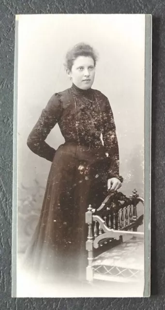 588 Foto junge Frau im Kleid 1921 in Leipzig vor 1945