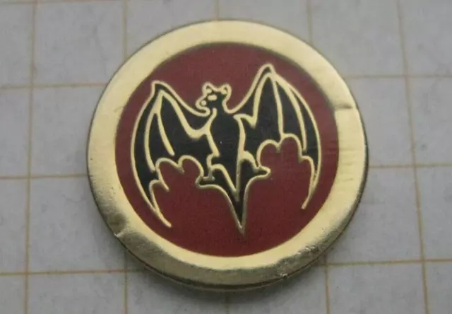 BACARDI / LOGO .......................................... .Rum Pin (176d)