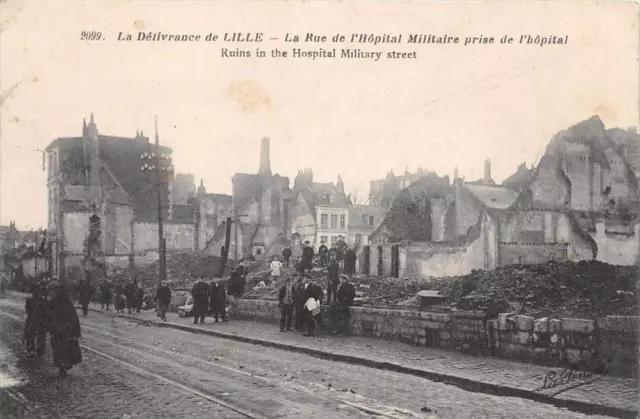 Cpa 59 Lille La Deliverrance De La Lille La Rue De L'hospital Militaire Taken From L'