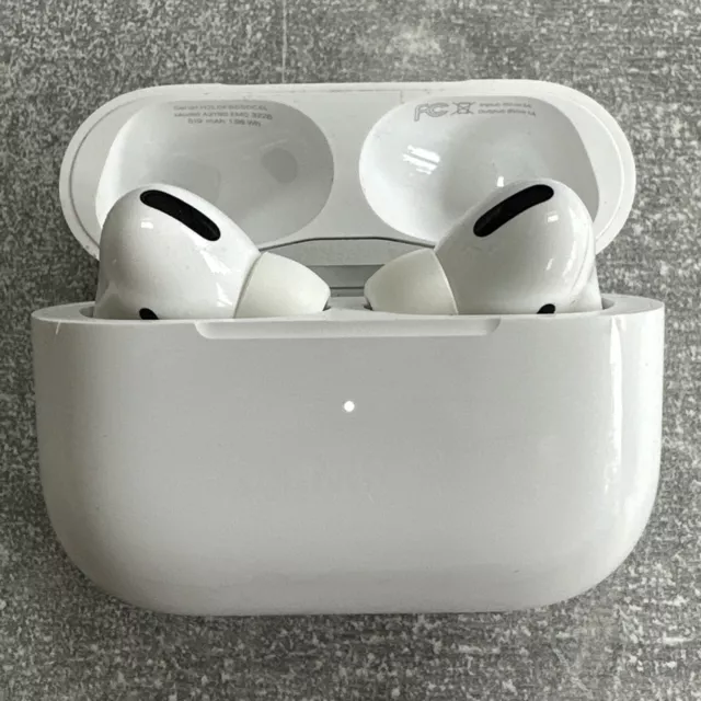 Official Genuine Apple Airpods 1St Generation With Wireless Charging Case