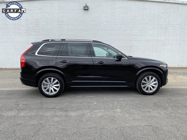 2016 Volvo XC90 T6 Momentum