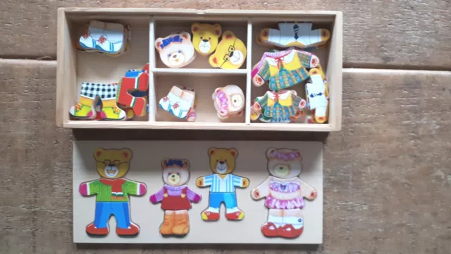 Bigjigs Toys Wooden Dress Up Bear Family Set Jigsaw Puzzle Mix Match