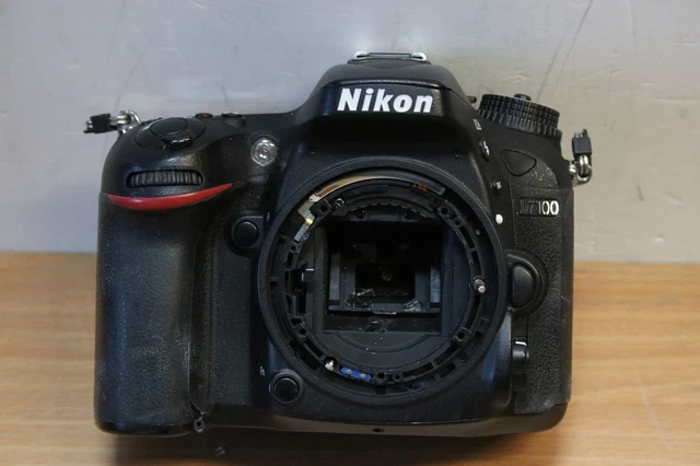 HS en panne, pr pieces, cassé, LCD OK: Boitier appareil photo NIKON D7100