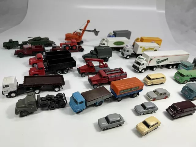 SAMMLUNG 26 Stk altes MODELLAUTO 1:87 DDR Lkw Truck Pkw Kran Kleinbus Spielzeug