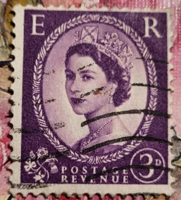 Timbre ancien Anglais Reine Elisabeth 2, violet oblitéré E R.