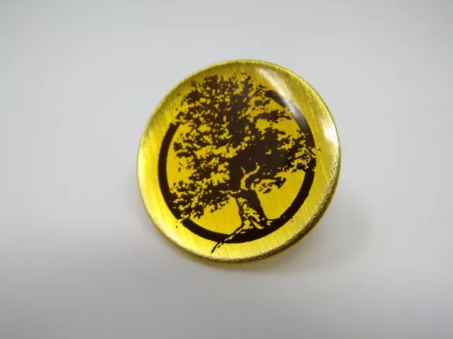 Vintage Collectible Pin: TREE Beautiful Design