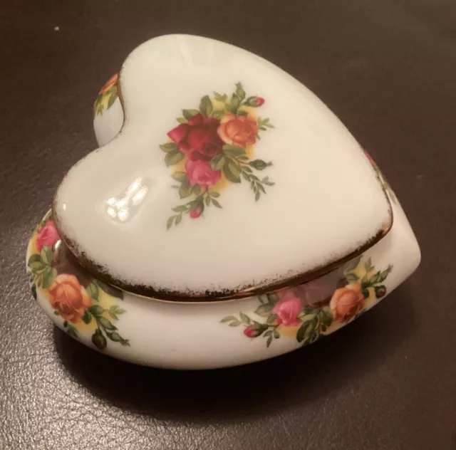 *Vintage Royal Albert Old Country Roses Heart Shaped China Box. Valentines Gift