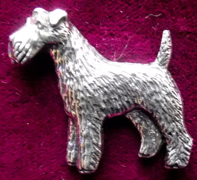 Broche Fox Terrier Peltre firmado