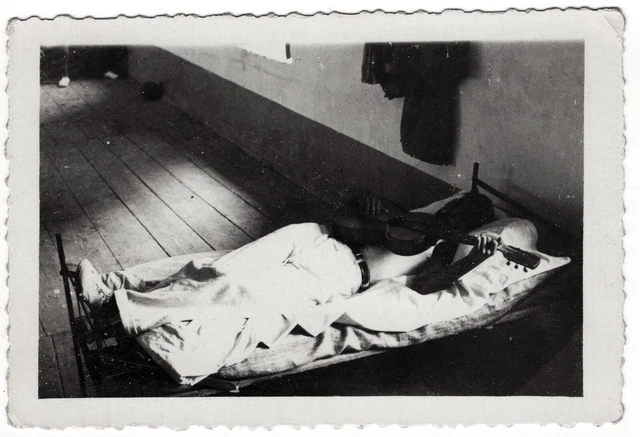 WEIRD FUNNY Vintage gay int photo handsome guy young man w guitar on bed  +4044