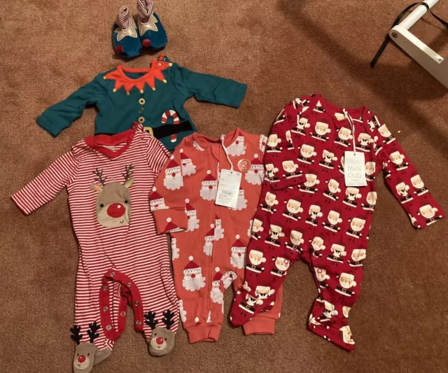 Christmas Newborn baby clothes bundle 1 Month 3 Xmas Booties Bodysuit Santa