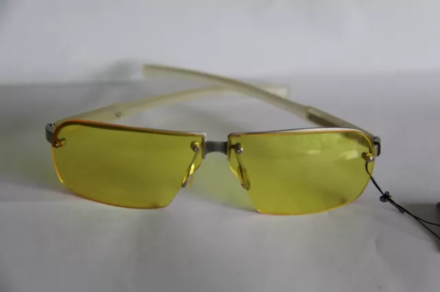 Farb Brille Sonnenbrille  Gläser Gelb Rahmen Hinten Silberfarben Aus Metall