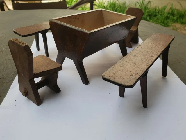 Meubles en bois poupées FRADE Vintage Années 70