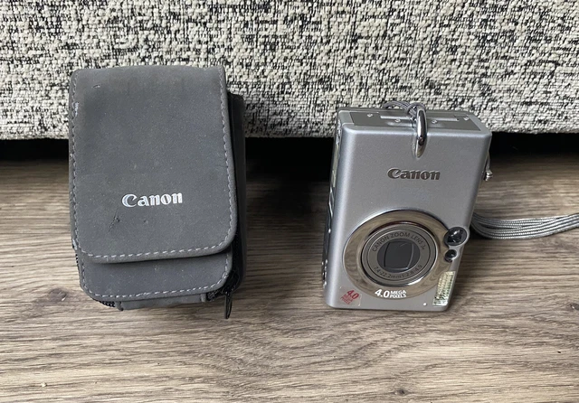 Canon Digital IXUS 400 4.0MP Digital Camera- Tested & Working- With Case