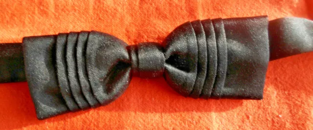 Noeud papillon noir pour homme, soie, noeud avec plis verticaux, silk bow tie