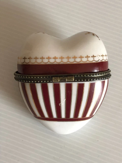 Ancienne Boîte à Couture En Osier En Forme De Cœur - Vintage, France, Occasion