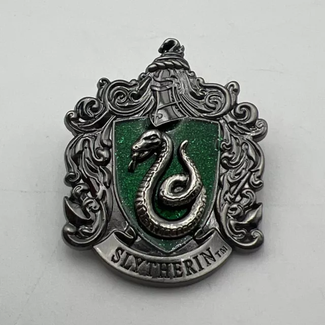RARE LE SLYTHERIN Crest - The Wizarding World Of Harry Potter Hogwarts
