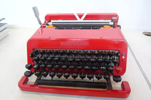 Macchina per scrivere Olivetti Valentine typewriter uso ricambi.