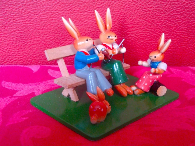 ORIGINAL ERZGEBIRGE, ESCO Osterhasen - Familie im Garten, alt DDR + top ...