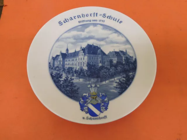 Alter Wandteller mit Ansicht d. Scharnhorst-Schule Dresden, Meissen um 1934-1940