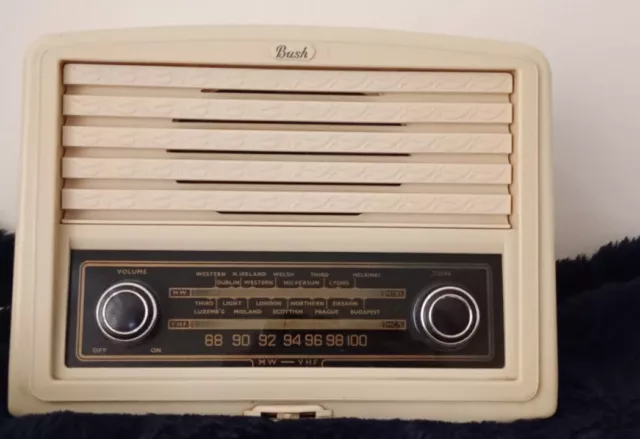 1950'S Bakelite Bush Radio # Vhf .90## Working ##