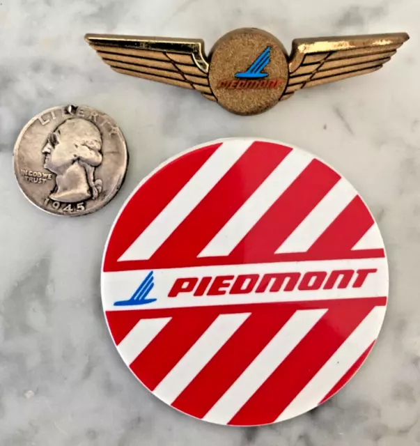 VINTAGE LOT 2 Piedmont Airlines Plastic Pins SPEEDBIRD BUTTON PINBACK WINGS NOS