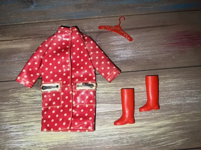 VINTAGE BARBIE FRANCIE POLKA DOTS 'N RAINDROPS Rain Jacket & Boots #1255 VINTAGE BARBIE FRANCIE POLKA DOTS 'N RAINDROPS Rain Jacket & Boots #1255