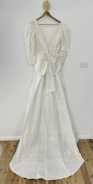 Vintage Wedding Dress With Detachable Train Large Bow V Back Buttons Beautiful