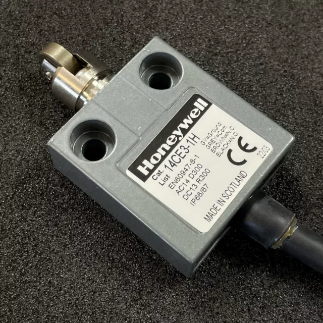 14CE3-1H, Honeywell, 14CE Series Plunger Limit Switch, NO/NC, IP65, 240Vac Max