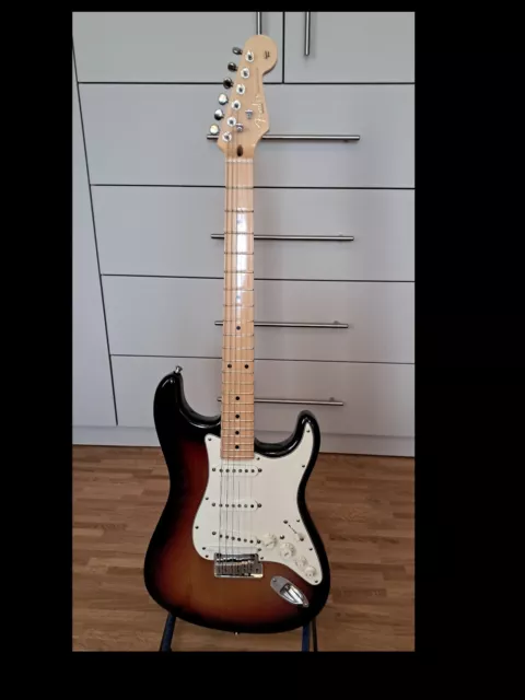 Fender VG Stratocaster, US-Modell, mit Roland Modelling, sehr guter Zustand