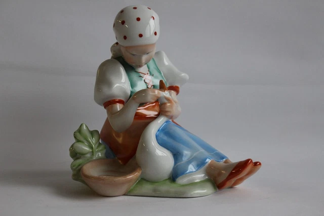 ZSOLNAY Voltinated Porcelain Subject Hungary (35715)