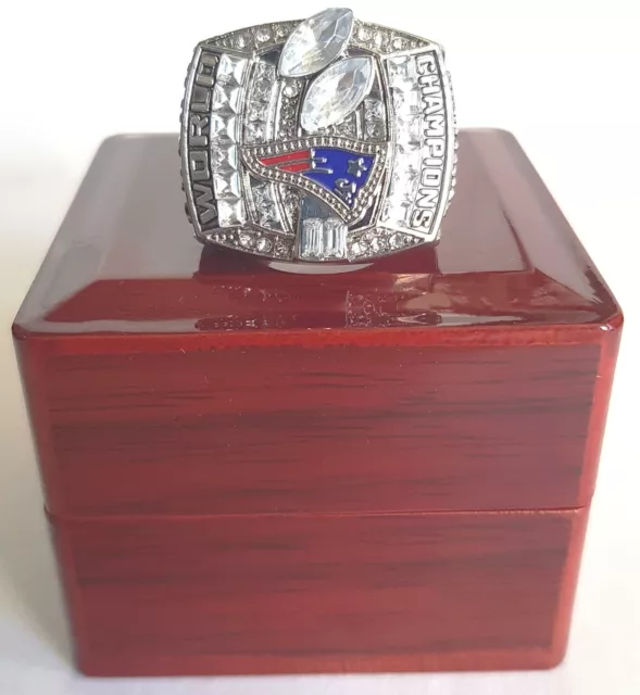 NEW ENGLAND PATRIOTS - NFL Superbowl Championship ring 2003 with box