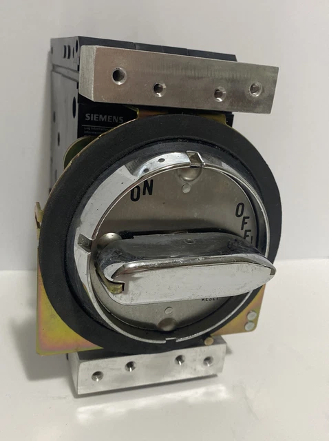 SIEMENS 3 POLE CIRCUIT BREAKER WITH HANDLE LN1E 100 siemens breaker with switch