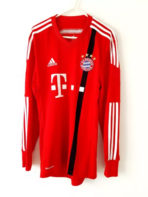 Bayern Munich Goalkeeper Shirt 2014. Small Adults. Original Adidas. Red Football