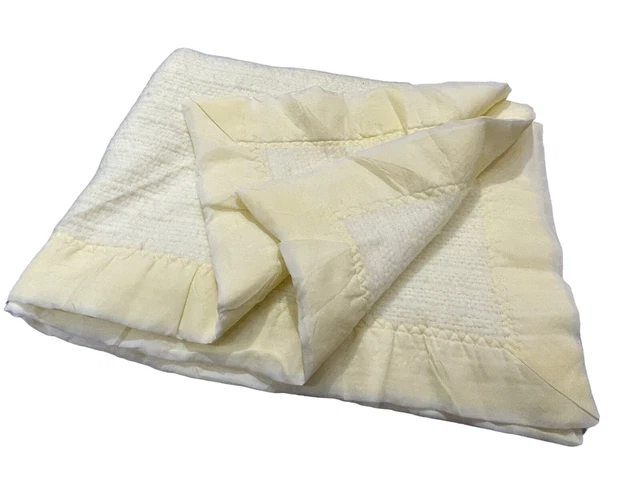 "Manta de nailon tejida con gofres amarillos vintage 36""x52"