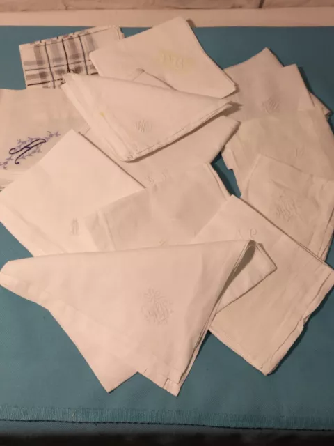 LOT DE 14 MOUCHOIRS ANCIENS MONOGRAMMES voir les photos...