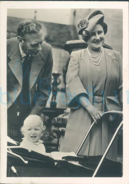 1951 Royal Family Photo King George VI Queen Elizabeth Princess Anne 3.5x2.5"