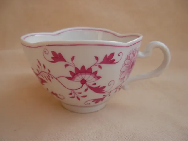Meissen, ancienne tasse à café en porcelaine allemande,fleurs roses,marquée.